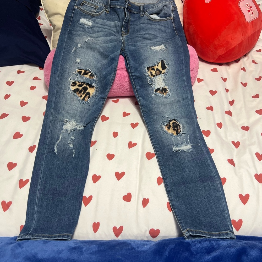 JUDY BLUE Stylish Blue Distressed Jeans with Leopard Accents